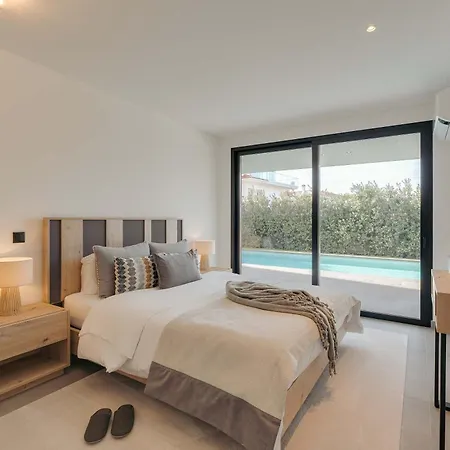 Ferienhaus Ocean & Pool Retreat By Hostwise