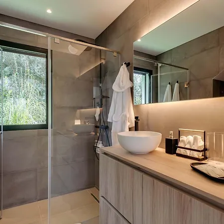 Ferienhaus Ocean & Pool Retreat By Hostwise *