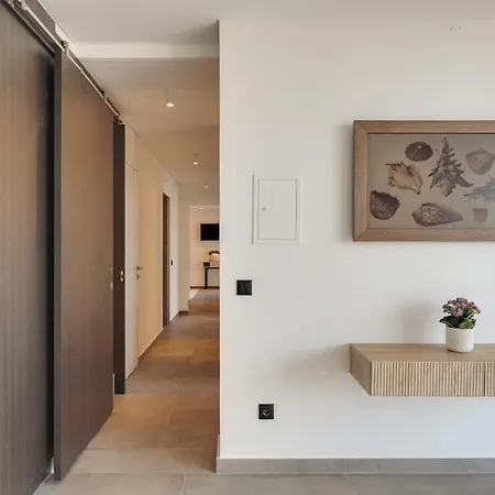 Ocean & Pool Retreat By Hostwise Holiday home