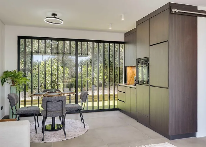 Ocean & Pool Retreat By Hostwise Holiday home