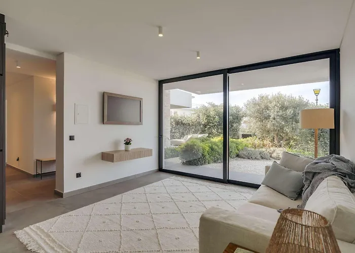 Ocean & Pool Retreat By Hostwise Amoreira (Leiria)