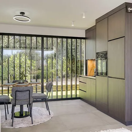 Ocean & Pool Retreat By Hostwise Vakantiehuis